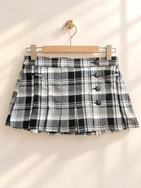 GUESS, Vintage Pleated Mini Skirt, Black & White Plaid, Size 32
